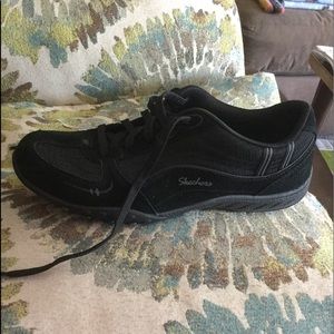 Sketchers size 9